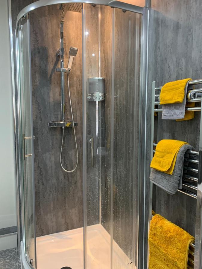 The Greens Apartment Farnworth Ngoại thất bức ảnh